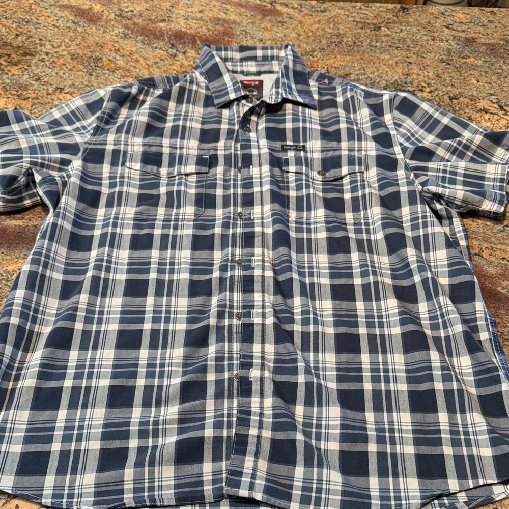 Wrangler Navy and White Plaid Button Down Shirt